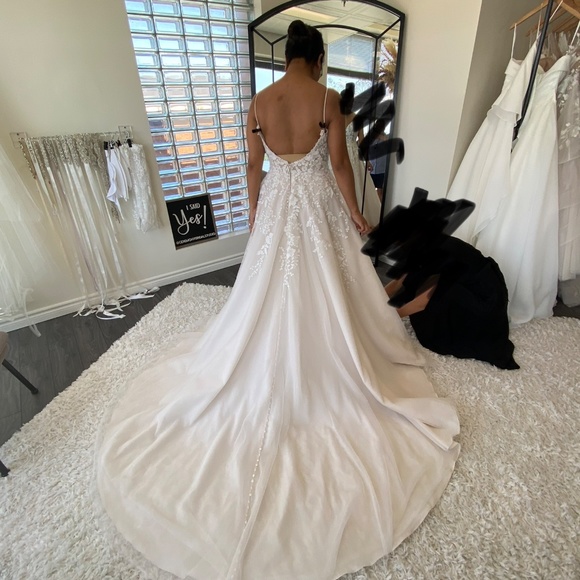 Wedding Dress - Picture 3 of 4